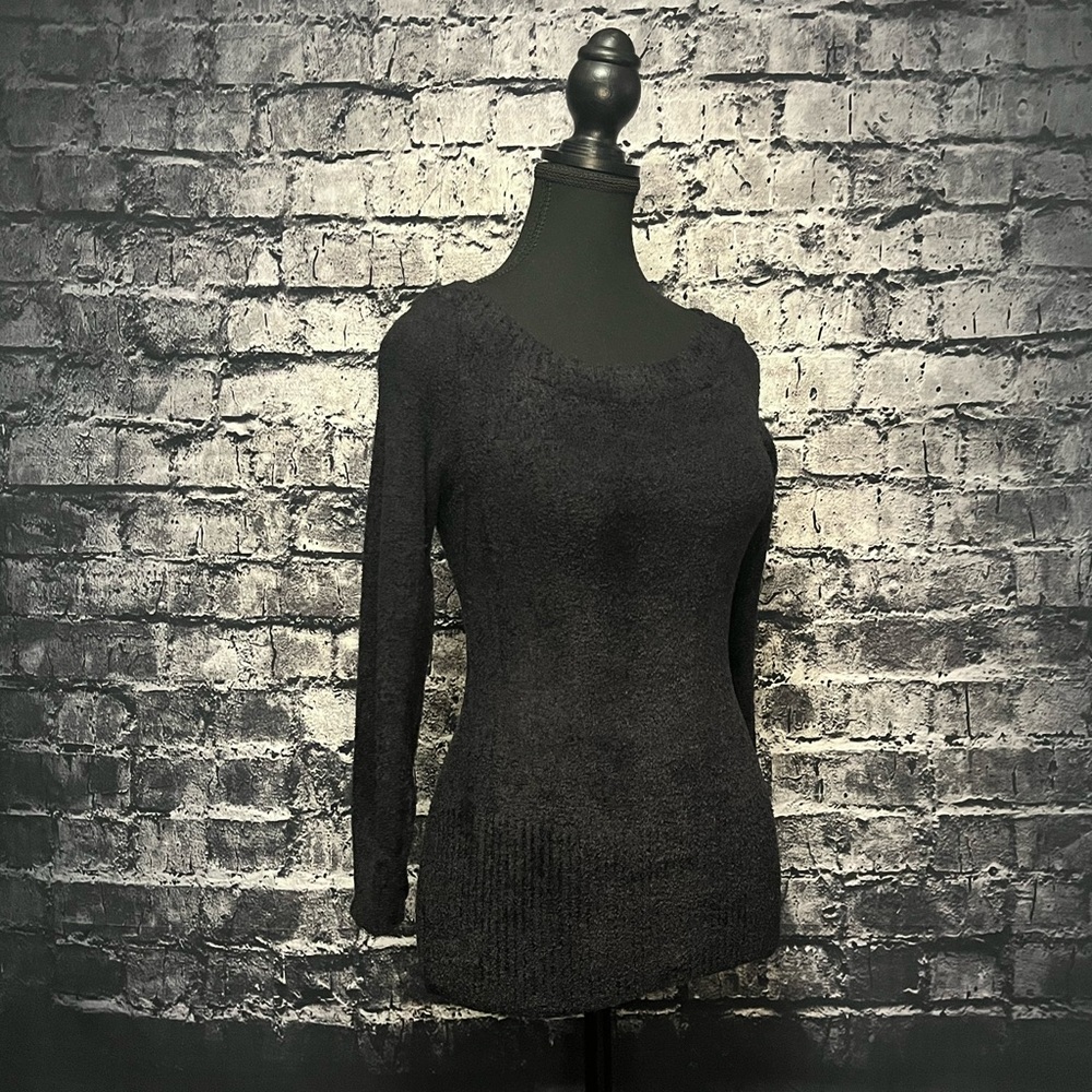 Suzy Shier Sweater - Picture 5 of 6
